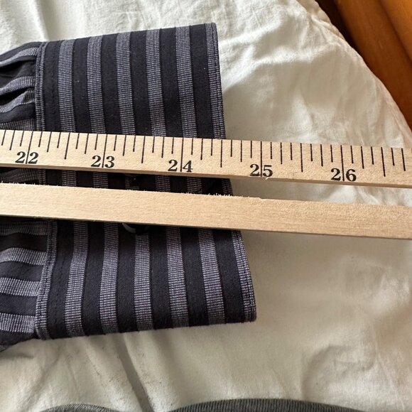 Van Heusen Mens Black & Gray Pinstripe Broadcloth Button-Up Shirt L Academia - Picture 12 of 13